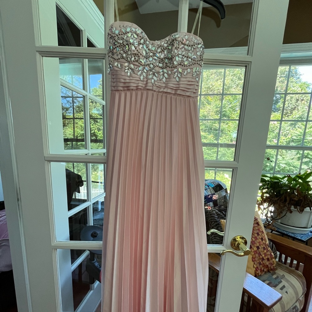Beautiful light pink /rose formal maxi dress, used once.